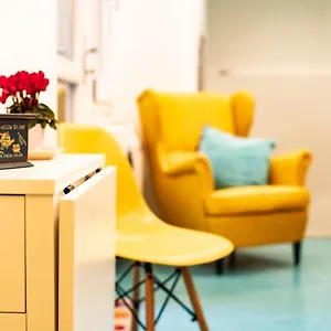 Apartment Trastevere Colorful With Terrace!, Rome
