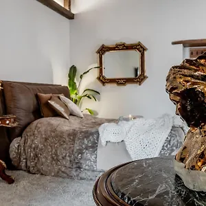 Apartment Trevi Fountain Stylish, Rome